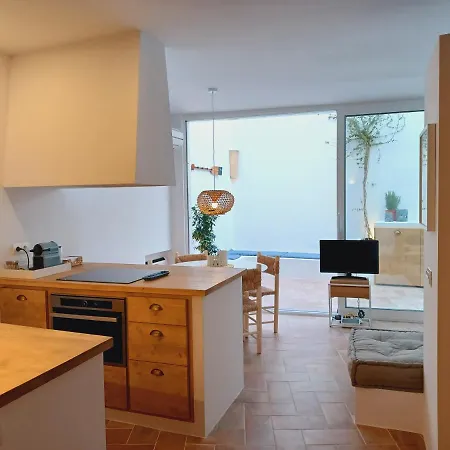 Apartment Apto En 1ra Linea Carrer Les Voltes Parking Gratis